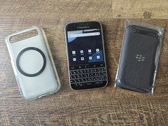Zinwa Q25 (Blackberry Classic Q20) running Android 14