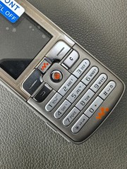 Sony Ericsson W800 Unlocked 2G GSM 900 1800 1900 Cellphone One-year warranty