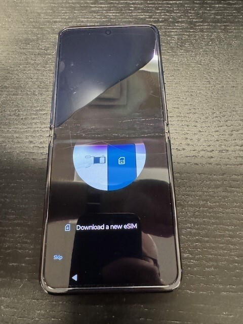 Motorola RAZR 2023 Sage Green -128GB – With issues – AS IS