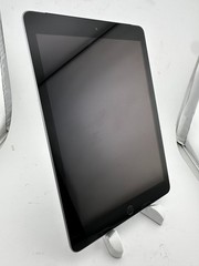 Apple iPad 6th Gen (A1954) 32GB Wi-Fi + Cellular (Unlocked) Space Gray