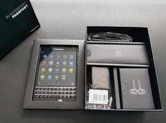 BlackBerry Passport Q30 (SQW100-1) 32GB+3GB Black Unlocked Smartphone