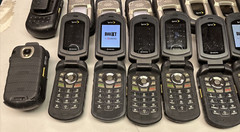 Lot of (10) Kyocera DuraXT E4277 – Black (Sprint) Flip Phone – Power Up Good LCD
