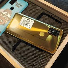 Rollcall Cell Phone By Don Toliver DT D1 Golden Smartphone