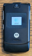 Motorola RAZR V3 – Black and Silver ( AT&T ) Cellular GSM Flip Phone