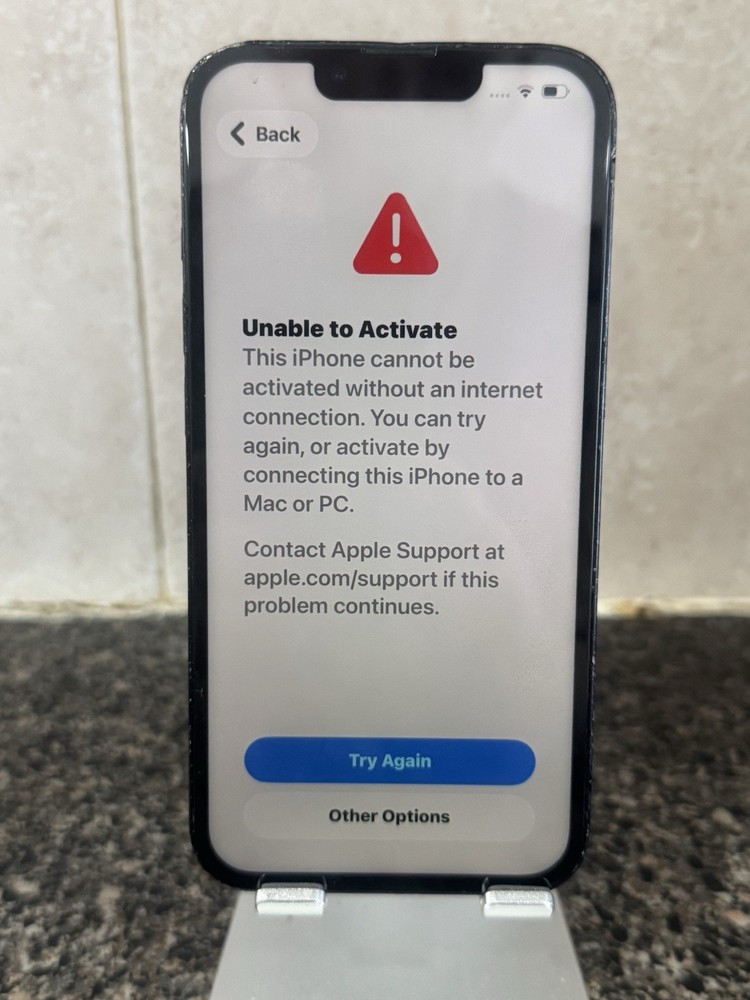 Apple iPhone 13 128GB Midnight (T-Mobile) Cracked Back / Unable To Activate