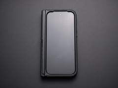 MINT! Google PIxel 9 Pro Fold + DBrand Grip – UNLOCKED – 512gb – Black – 5g