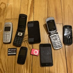 7 Flip Phones lot, iPod Shuffle, iPod Touch, Battery, Untested Read Description