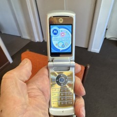 Motorola MOTOKRZR K1 GOLD!!!! Flip Phone 2MP Camera Music Player with Box