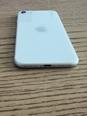 Unlocked 2020 iPhone SE Model MHGF3LL/A White Excellent 78%