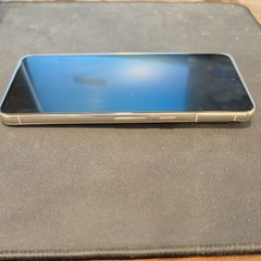 Google Pixel 8 Pro – 256 GB – Porcelain (Unlocked) for parts sold as is